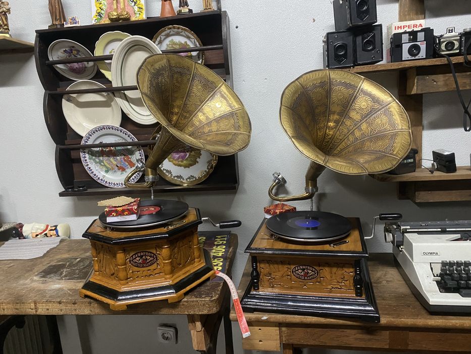 Grafonolas a funcionar, ideais para decoraçao