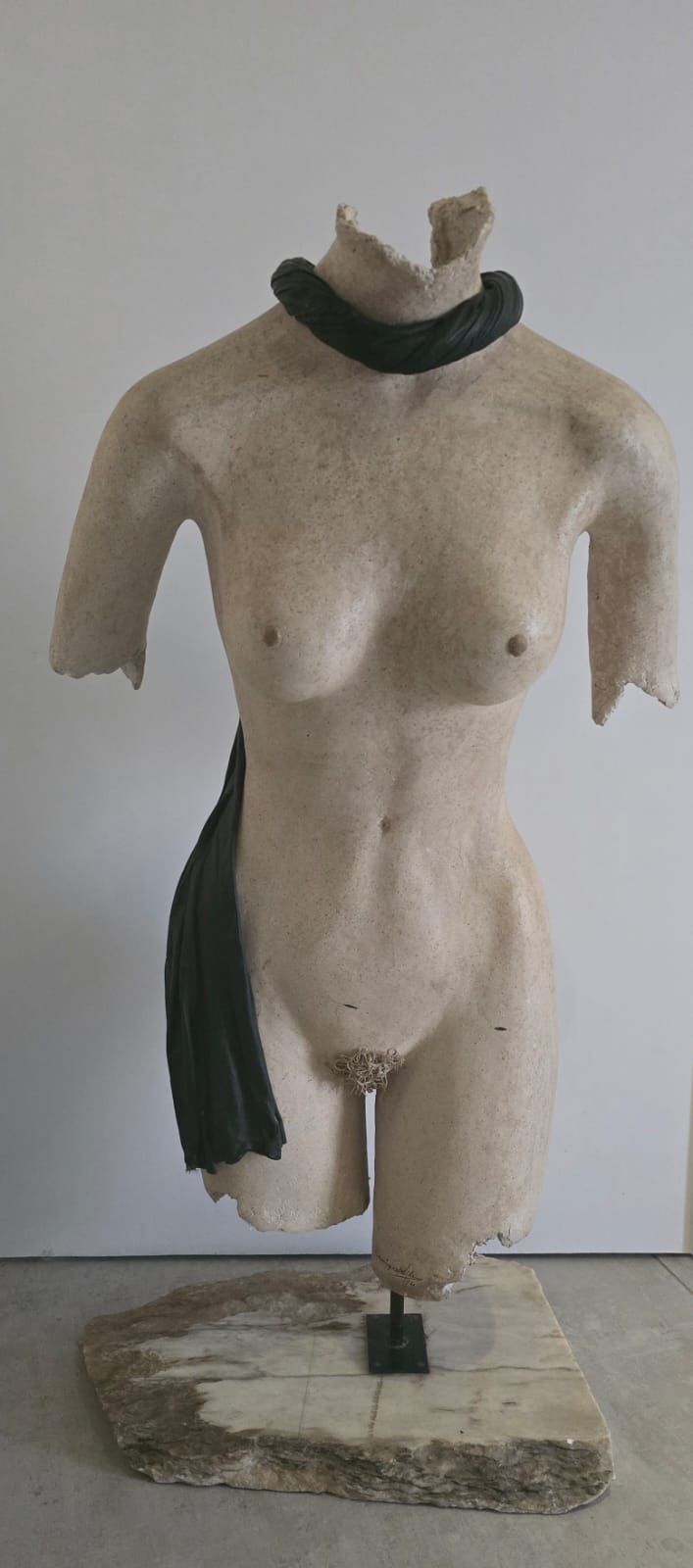 Esculturas em massa Pedra, Figura Feminina