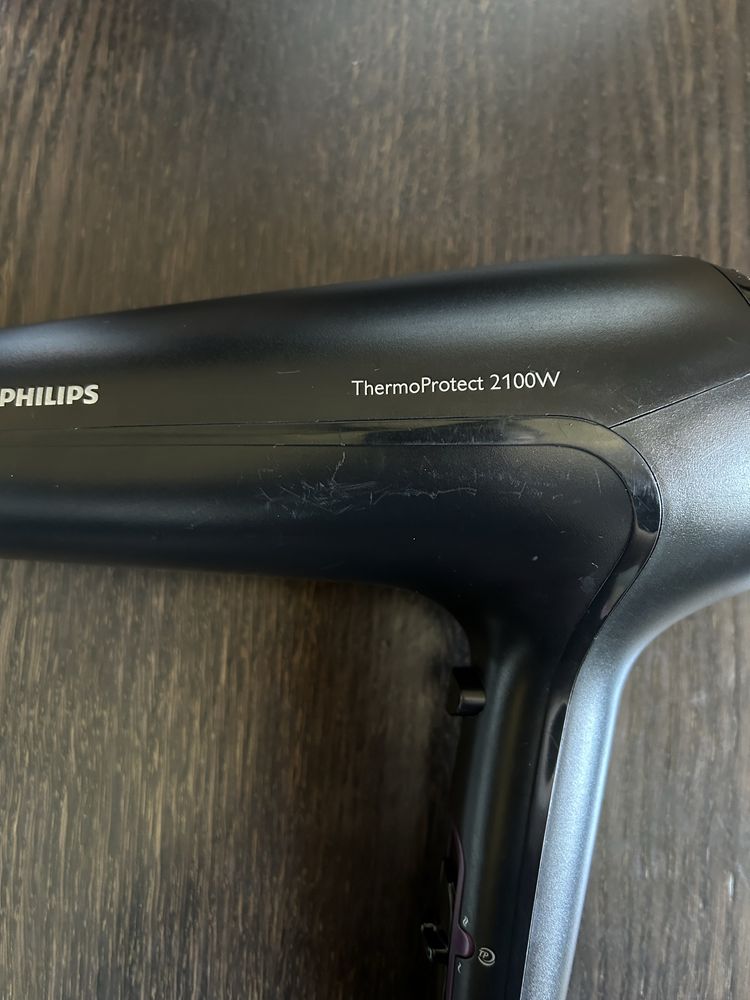 Фен Phillips ThermoProtect 2100W