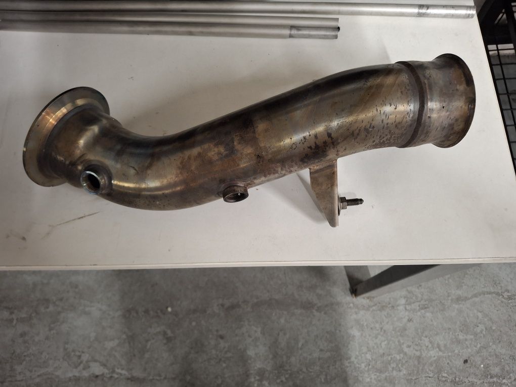 Downpipe BMW  RM Motors