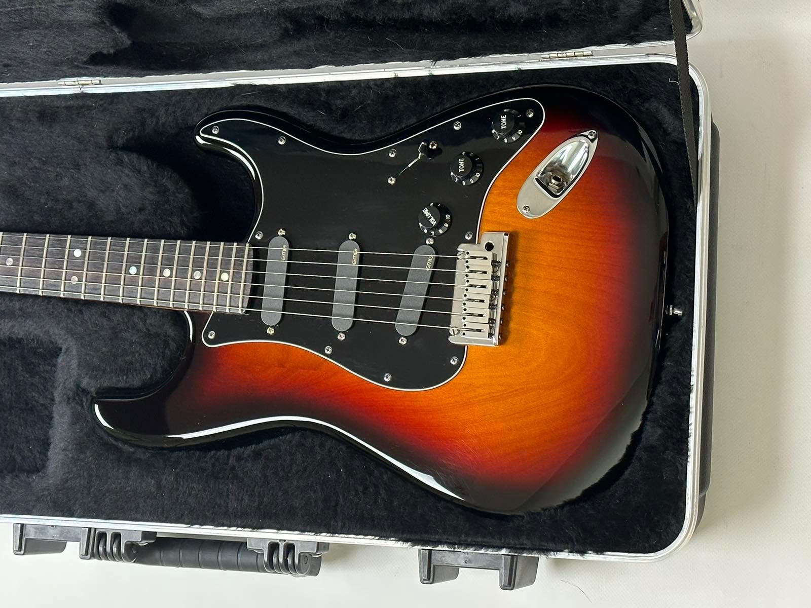 Акція! Fender American Deluxe Stratocaster (EMG David Gilmour, 1490$)