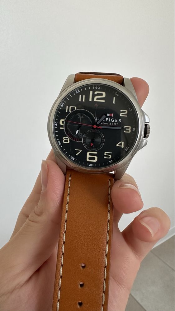 Чоловічий годинник  TOMMY HILFIGER