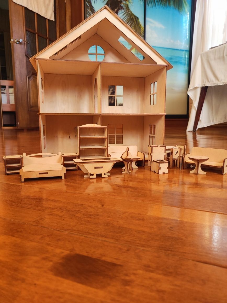 Будиночок для ляльок дерев'яний