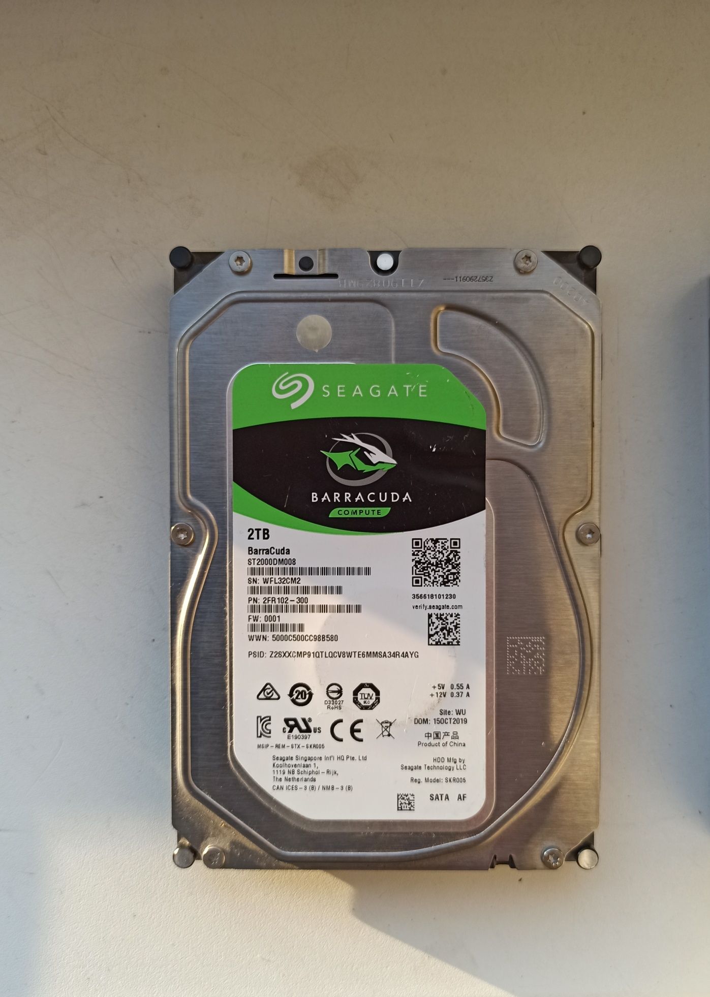 HDD диск на 2тб.
