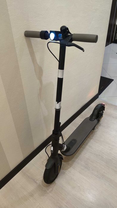 Електросамокат Xiaomi Mi Electric Scooter 1S