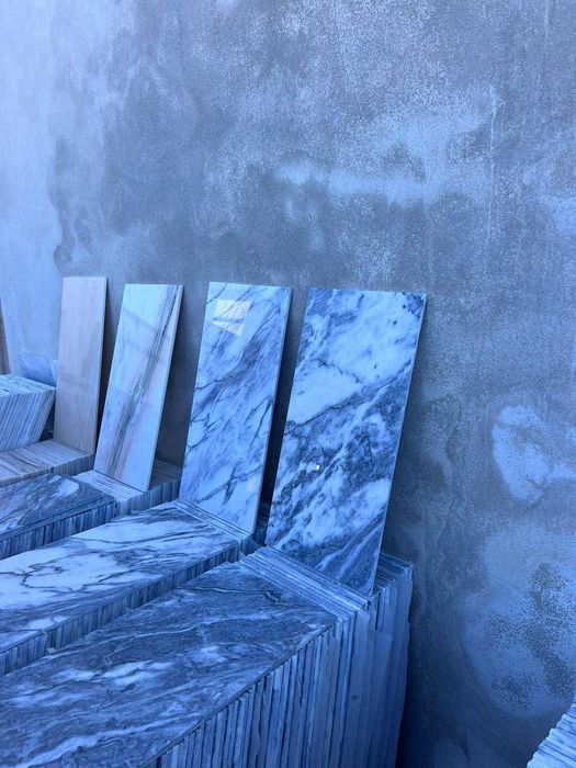 Mármore Natural Polido – Vários Tons e Padrões