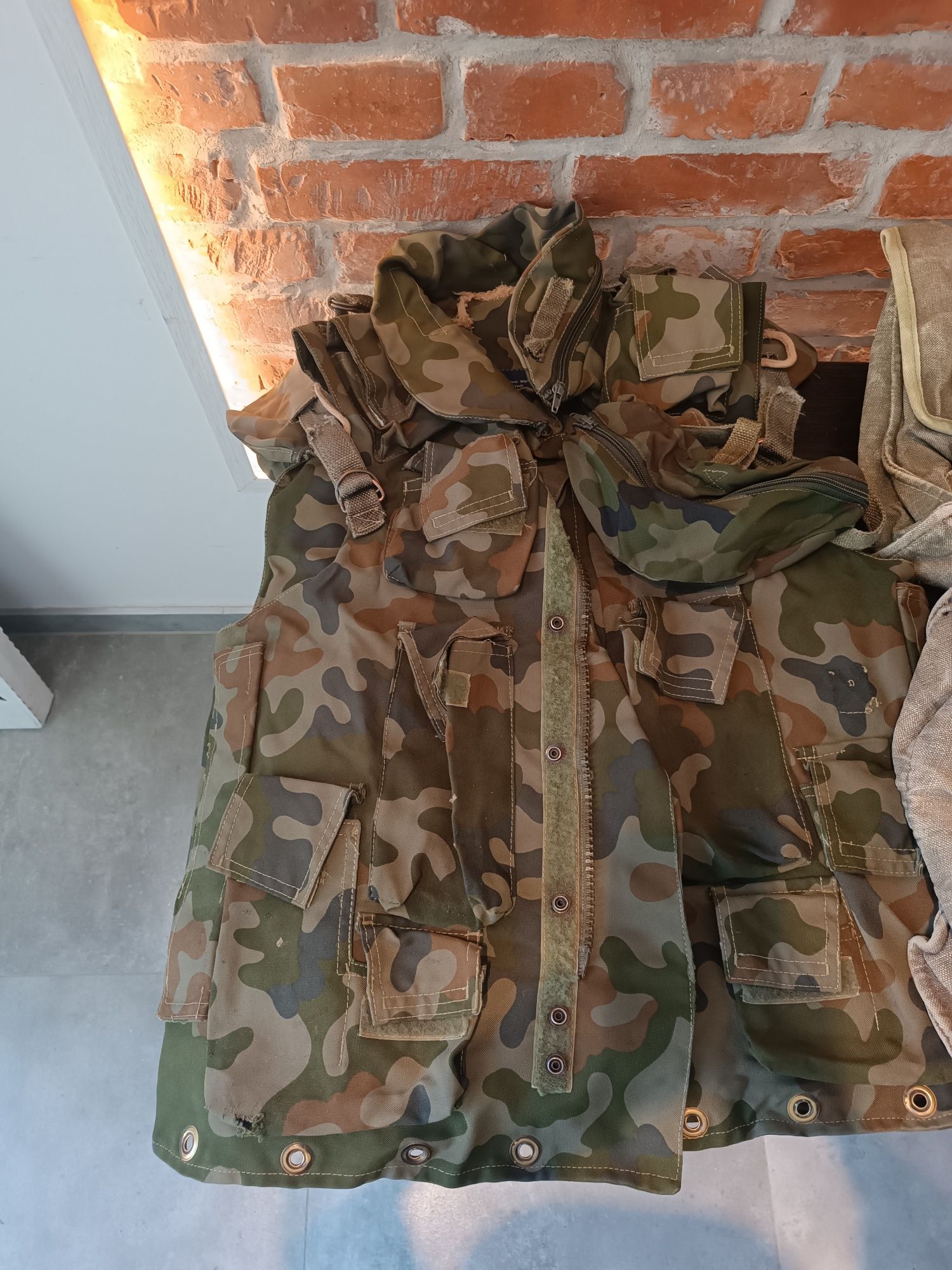 Kamizelka wojskowa MORATEX L, XL plecak wojskowy Kostka