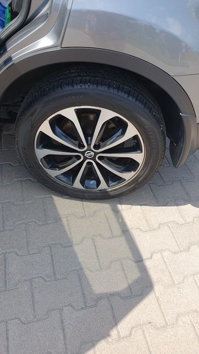 Nissan Qashqai легковий автомобіль