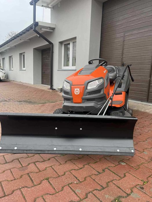 Husqvarna TC142T – solidny traktor ogrodowy + gratis lemiesz do śniegu