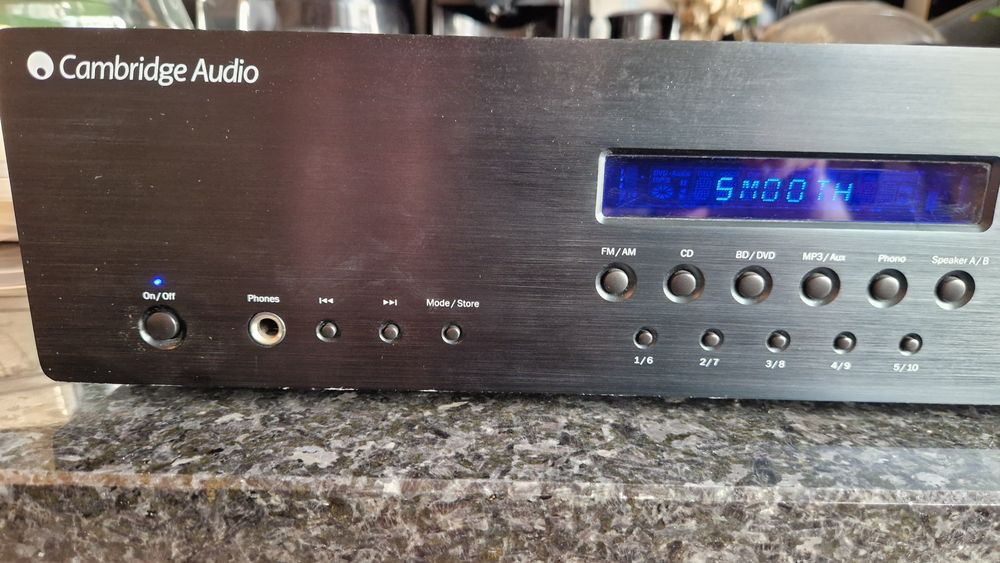 Amplificador Cambridge Audio Topaz SR10 – Som Puro, Potência e Clareza