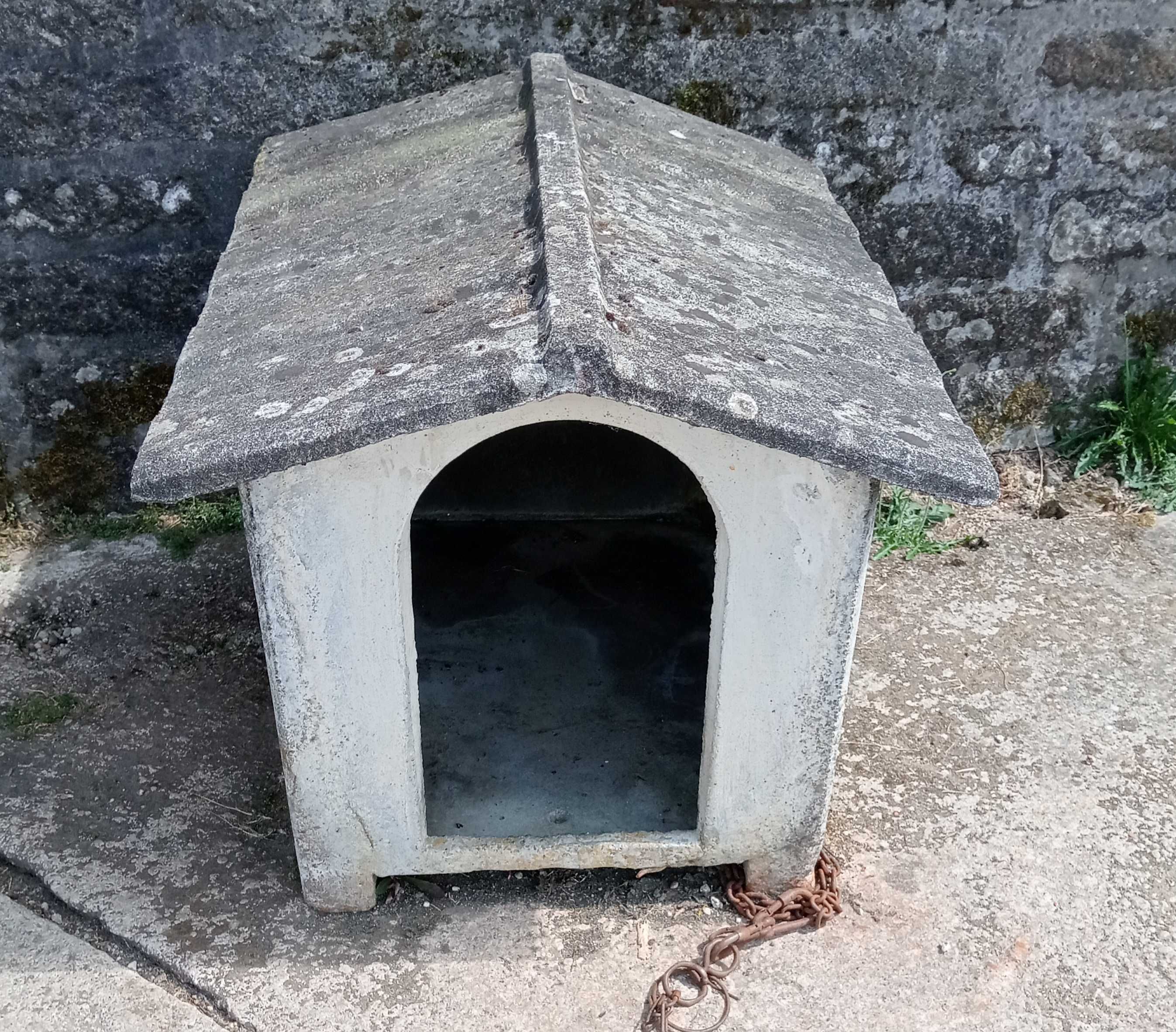 Casota para cão em cimento