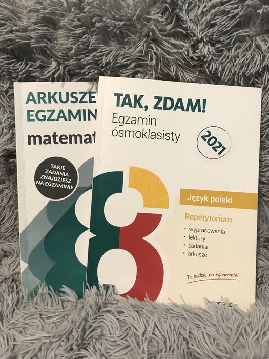 Repetytorium z j.polskiego oraz arkusze egzaminacyjne z matematyki.