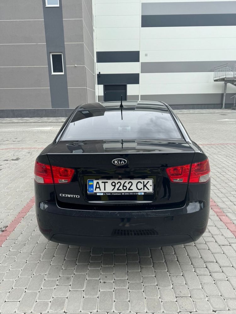 Продам автомобіль KIA CERATO