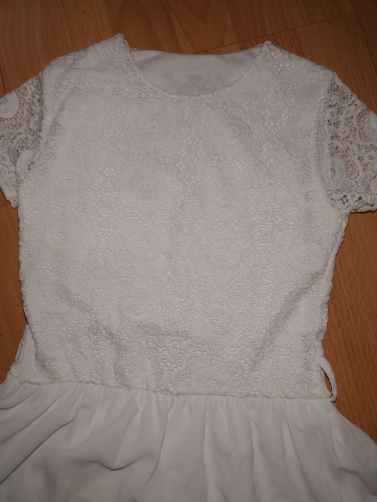 Sukienka biała koronka