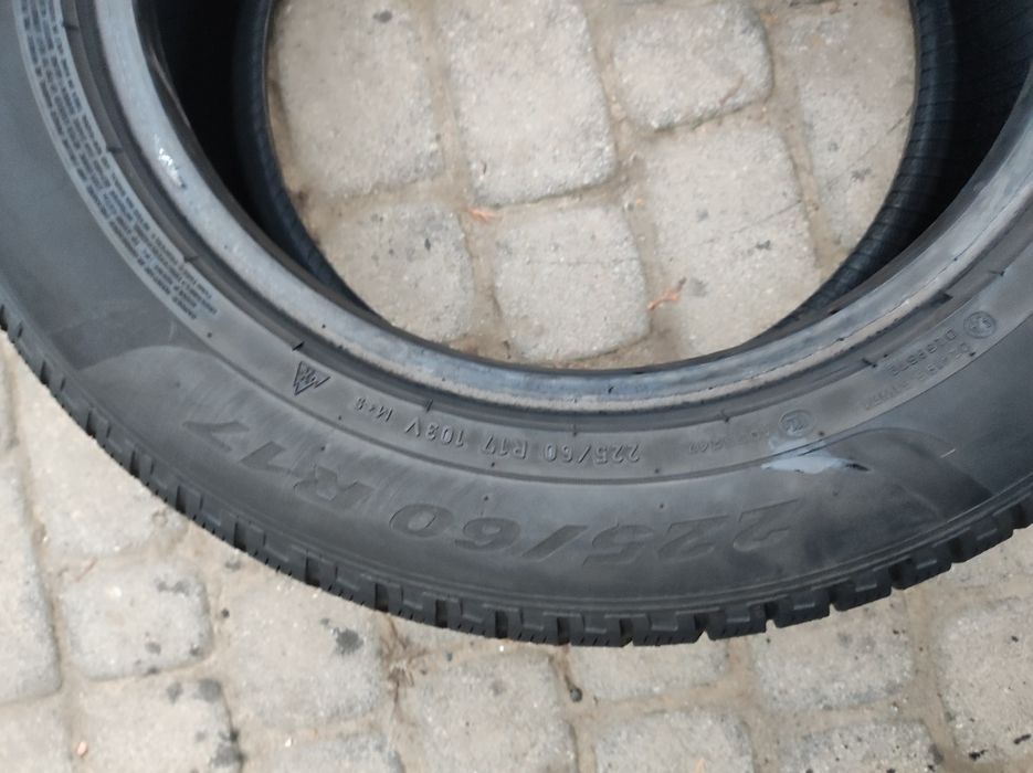 225.60.17 komplet opon zimowych Pirelli