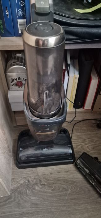 Odkurzacz AEG FX9 bezprzewodowy jak dyson 

Odkurzacz pionowy AEG FX9-