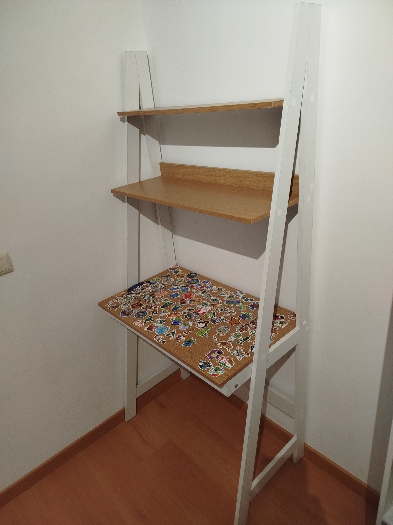 Secretária mesa com parteleiras