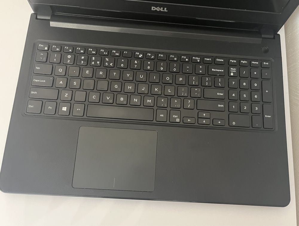 Ноутбук Dell model Vostro 15 3568