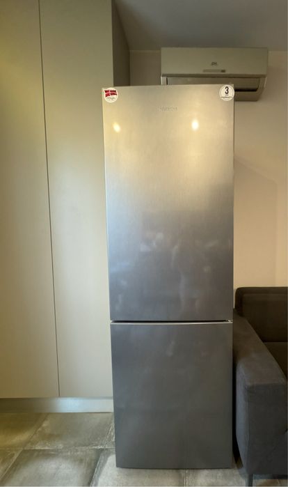 Холодильник Vestfrost 9900грн