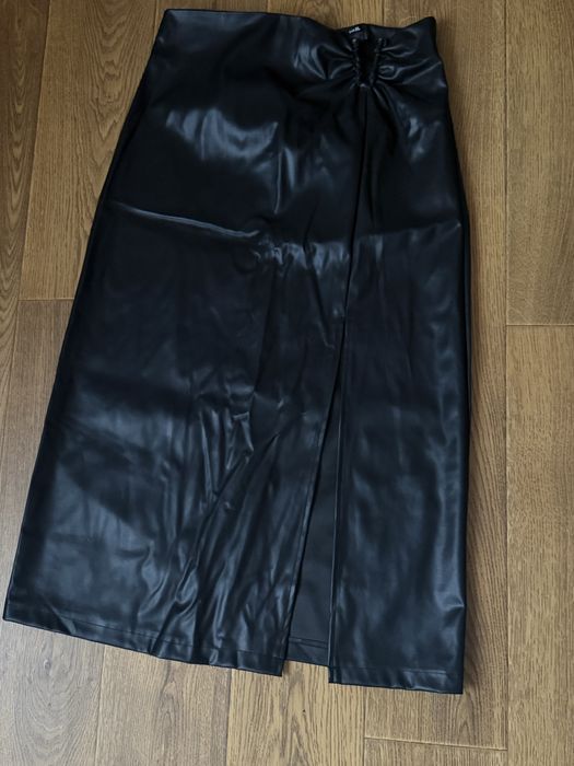 Шкіряна спідниця