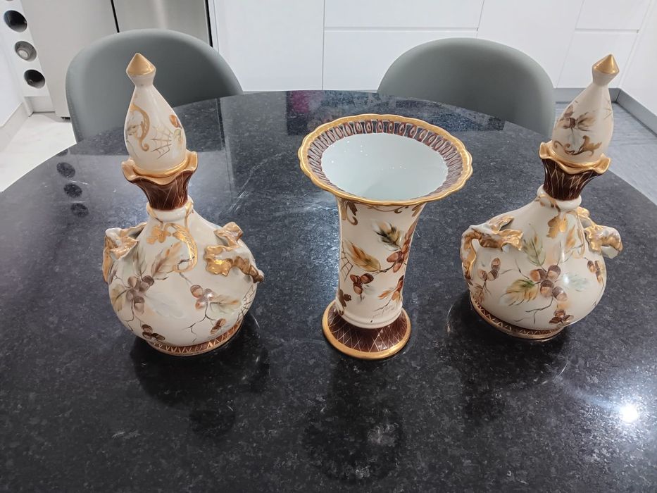 Vendo conjunto de decoração de porcelanas pintadas á mão