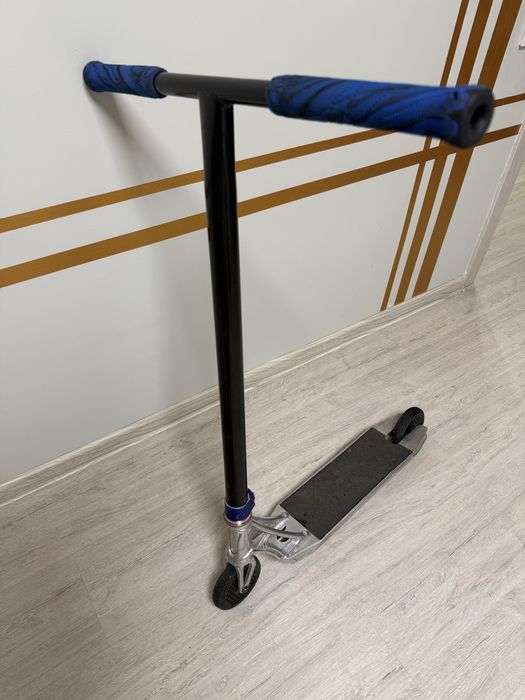 Трюковий самокат (кастомний) система hic,по запчастинам продається теж