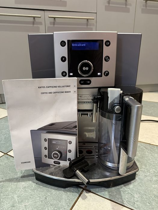 Кавова машина DeLonghi Perfecta Cappuccino ESAM 5500 M
