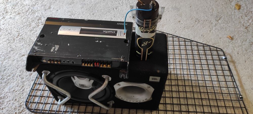 Сабвуфер JBL 1000 ват. Уселітель SONI 1200 ват. JBL 1200в +Конденсатор
