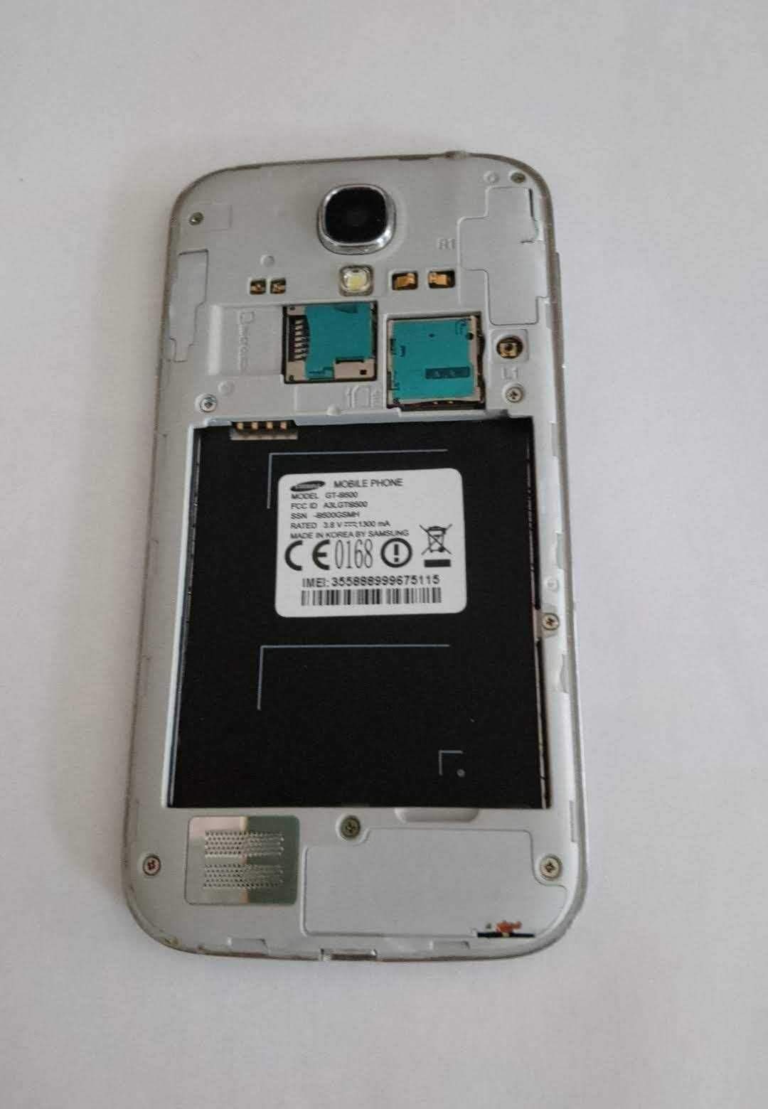 Мобильный телефон Самсунг. GT-i9500