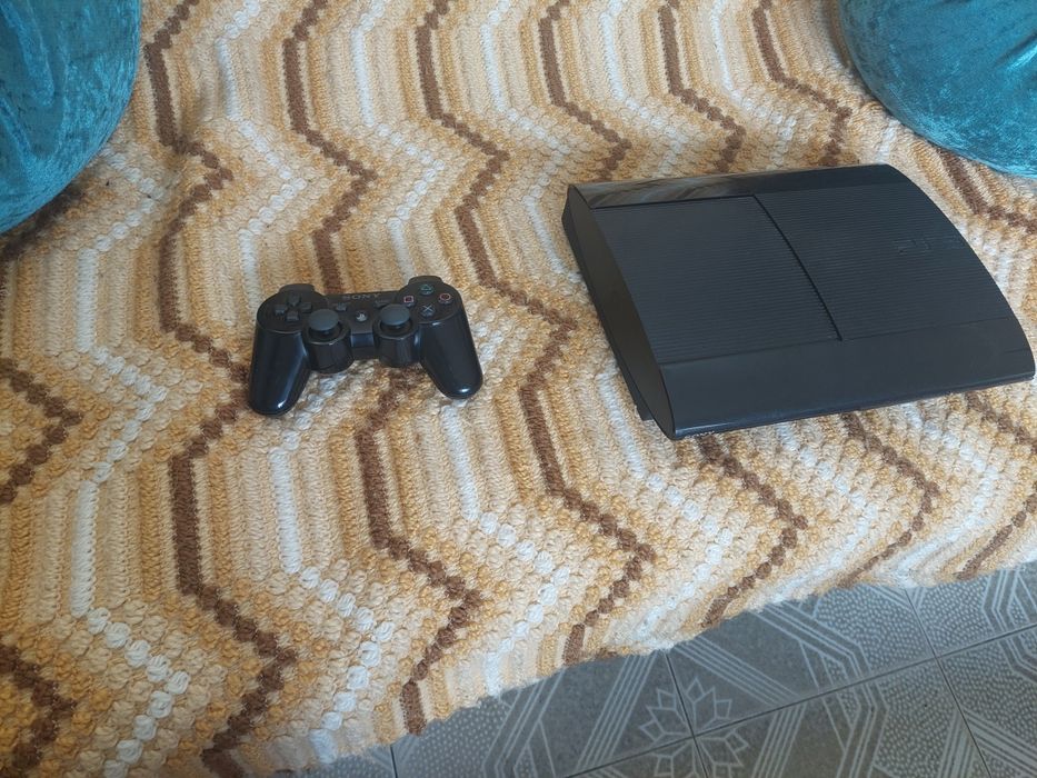 Ps3 desbloqueada em ótimo estado