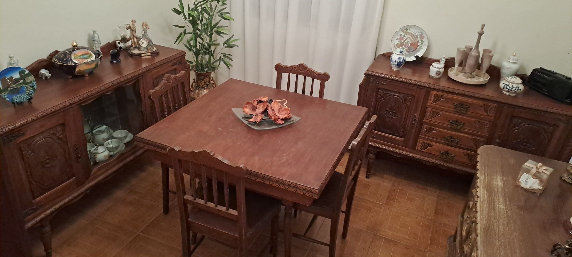 Vendo Excelente quarto completo, madeira maciça