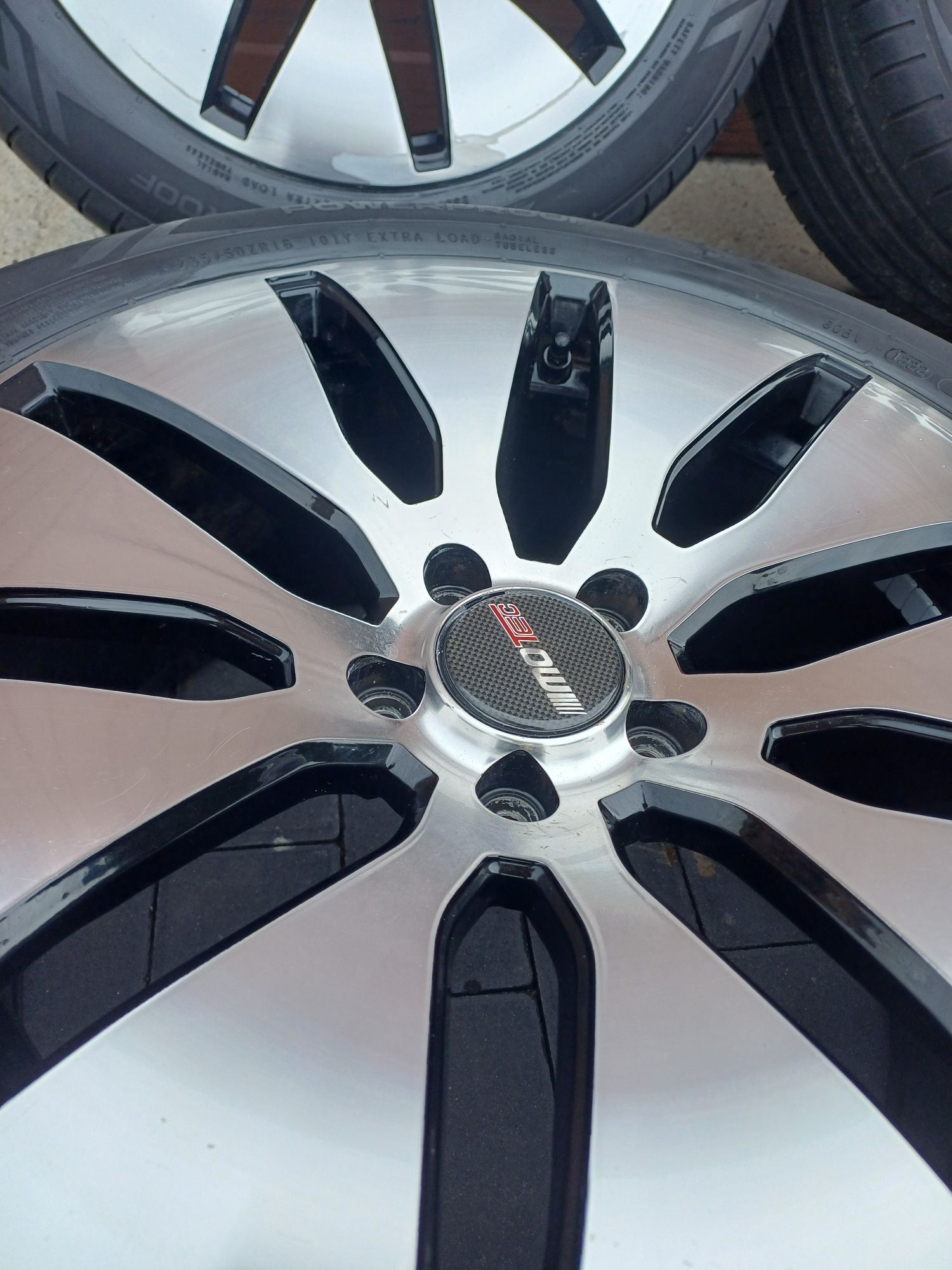 Nokian 2022r 235/50/18 Koła Felgi R18 Lato Motec chrom 5×114.3 CNC SUV