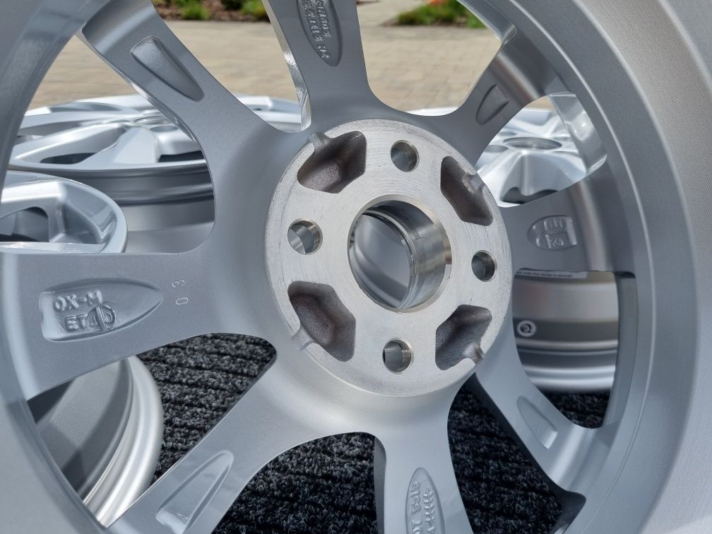 Citroen C1 15" felgi alumniowe 4x100 alufelgi srebrny połysk
