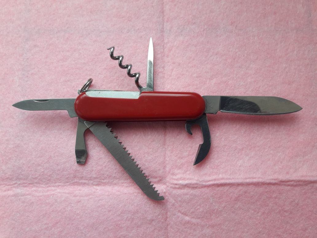 Wenger , Victorinox