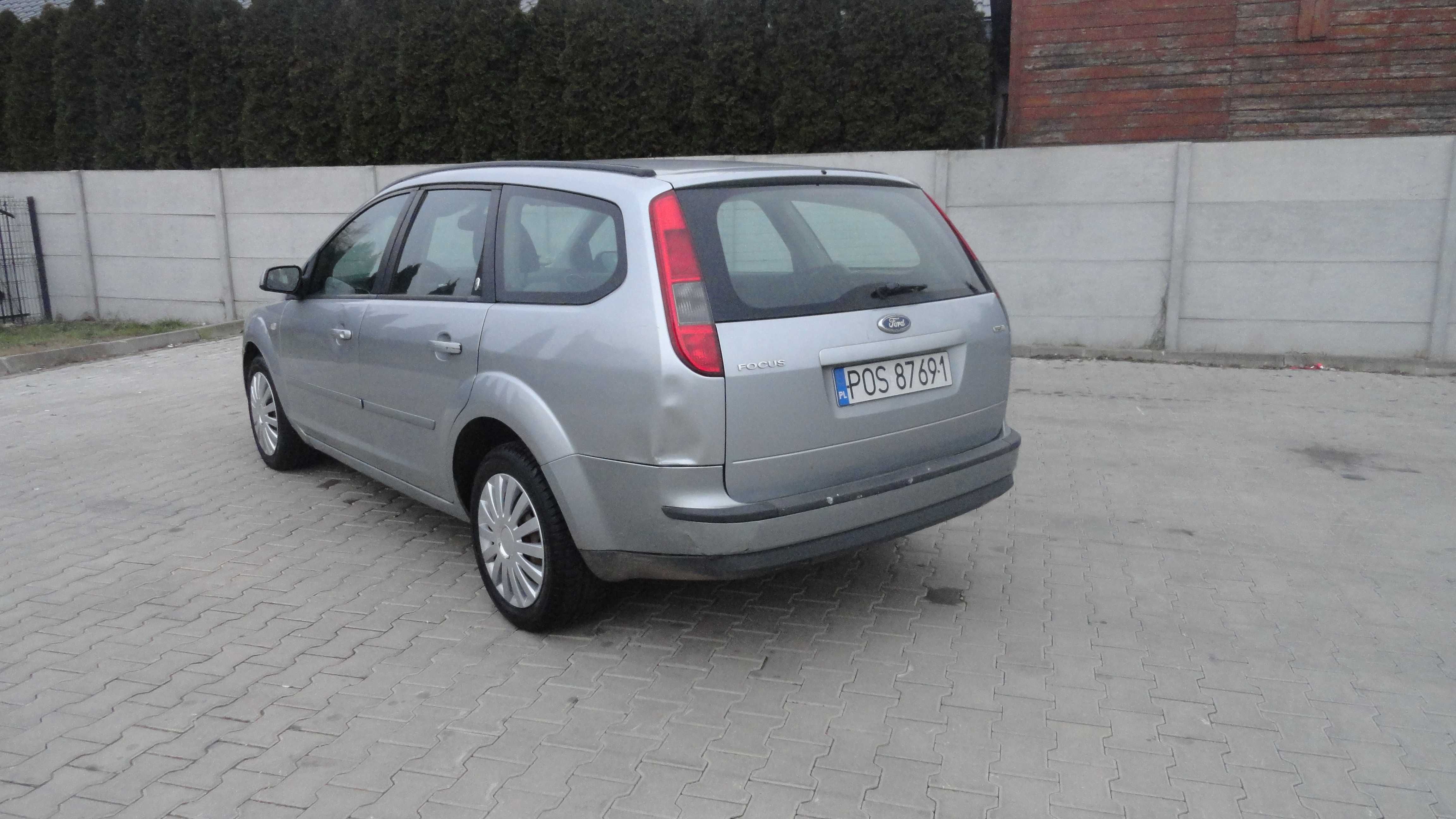 Błotnik lewy przód przedni Ford Focus MK2 kod koloru DA3