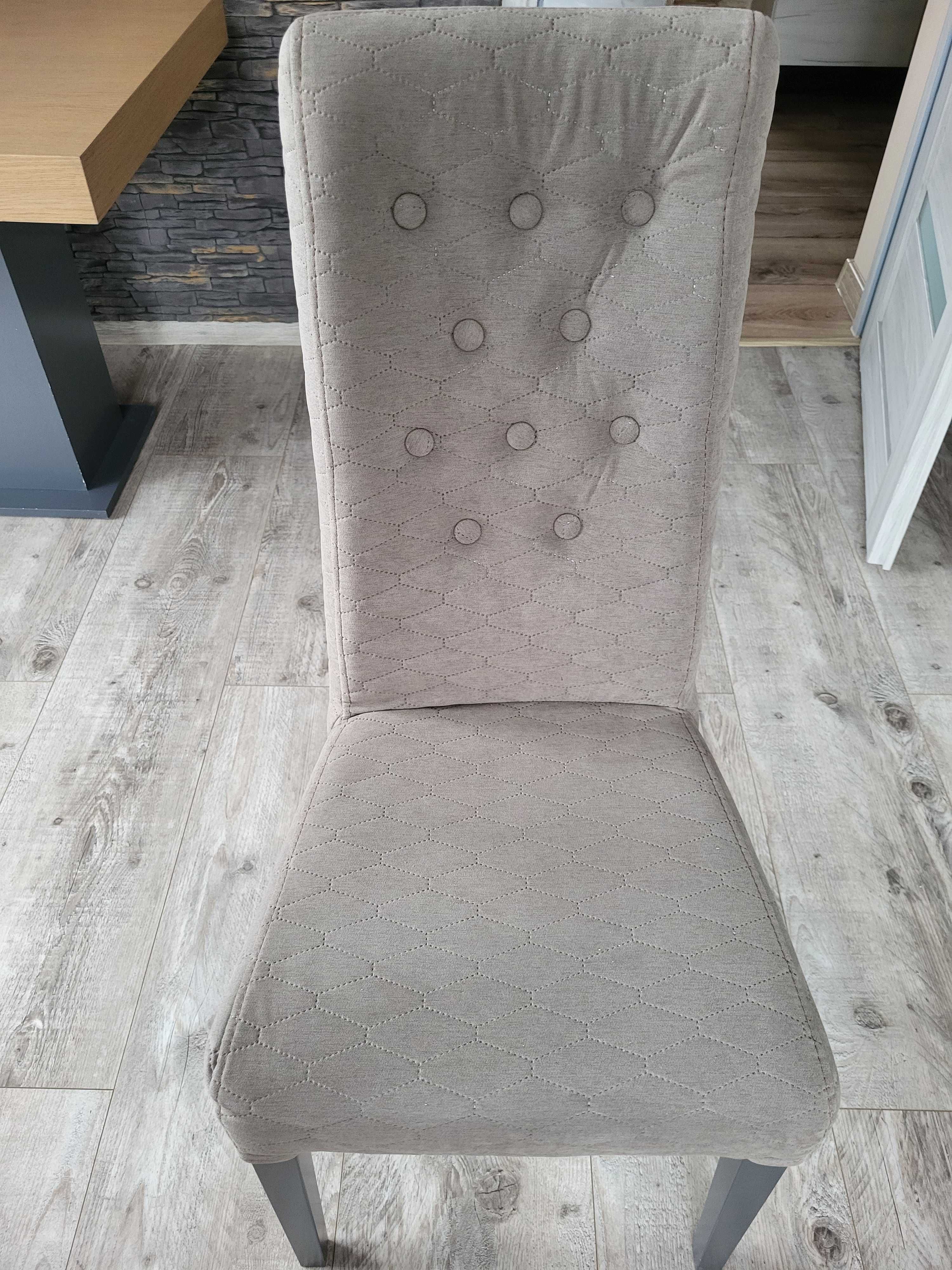 Stół i krzesła do salonu