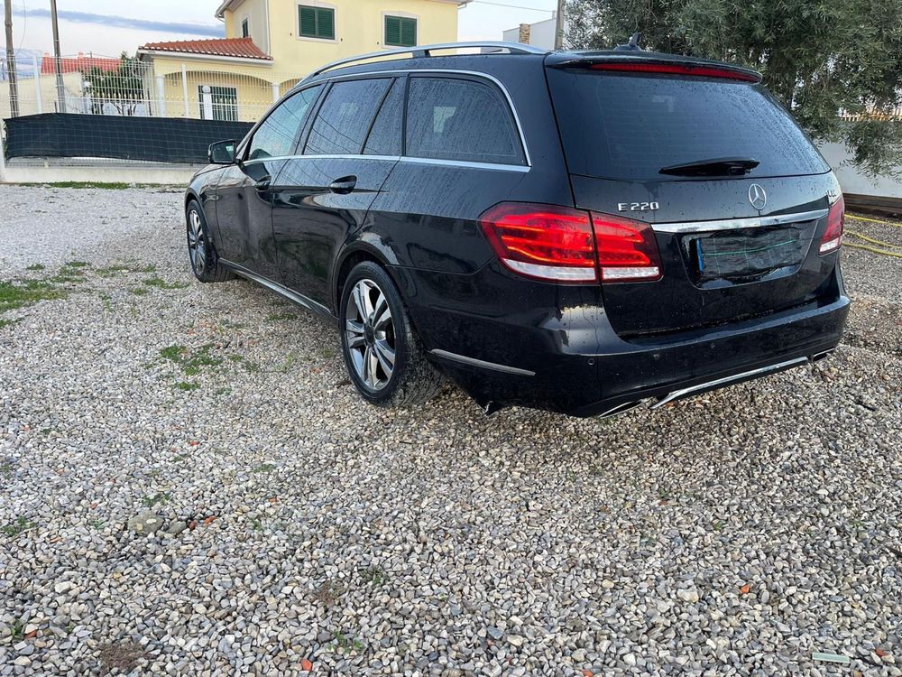 Mercedes E 220 *