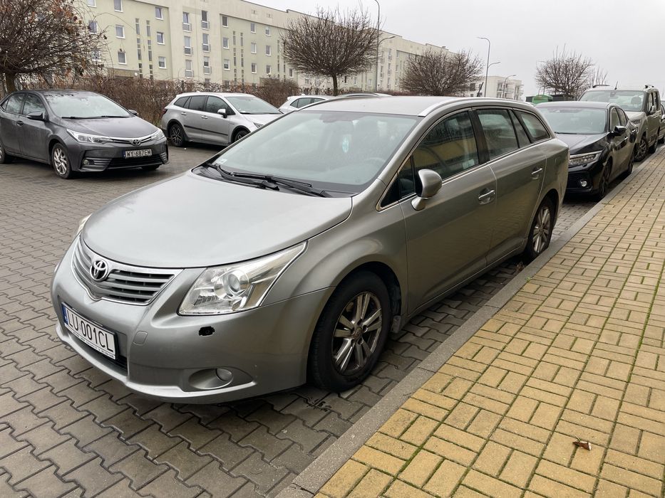 Toyota Avensis 1.8 Benzyna SOL salon Polska