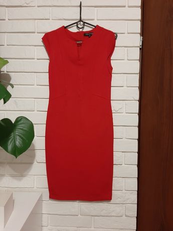 Czerwona sukienka ołówkowa midi Top Secret 36 S