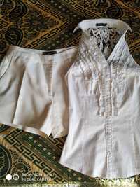 Белые шортики и блузочка.