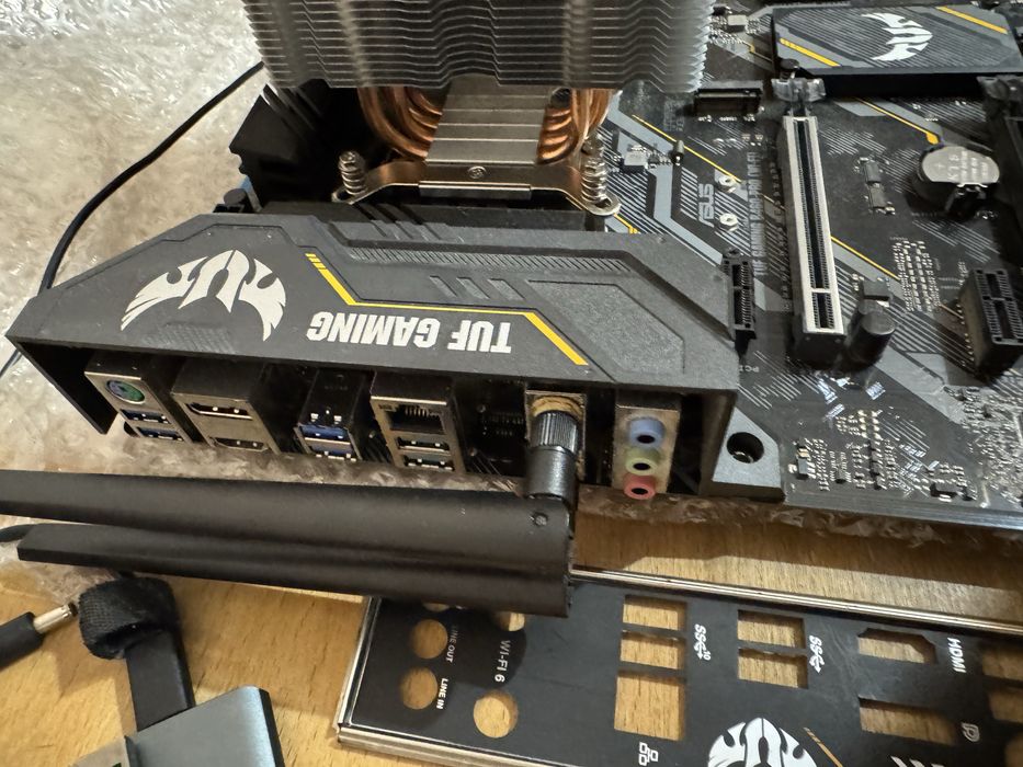Комплект i7 10700k,  asus b460(wi-fi), 16gb ddr4 3200Mhz