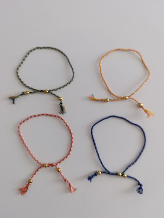 Bransoletka sznurkowa