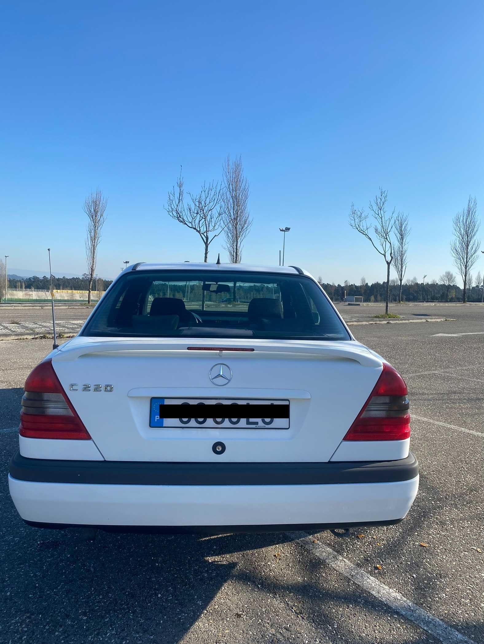 Mercedes-Benz C220D