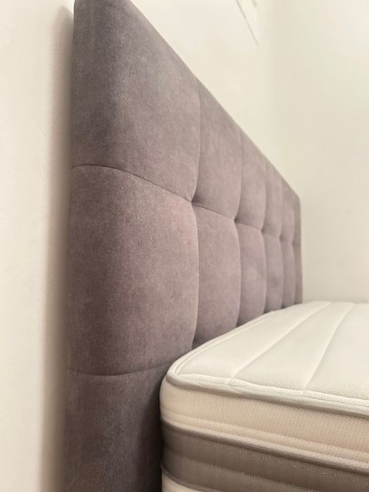 Cama, COMO NOVA, em muito bom estado e confortável