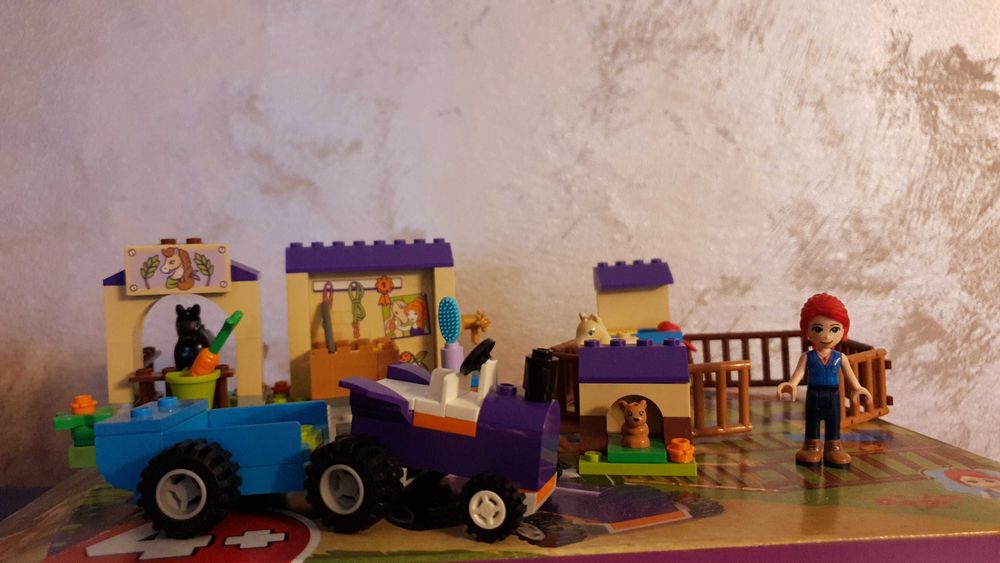 Lego Friends Stajnia ze źrebakami Mii