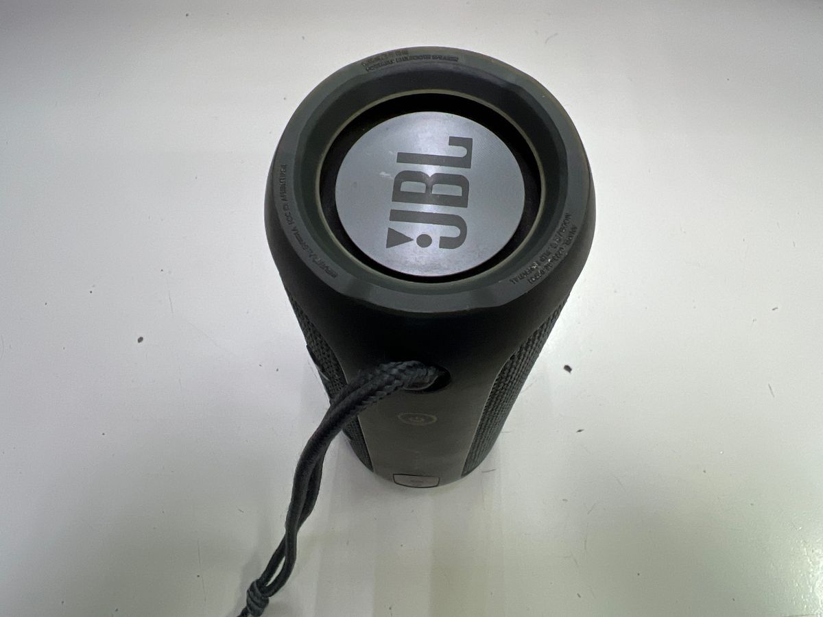 Jbl flip esential