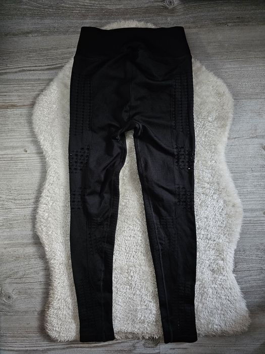 Legginsy gymshark Rozmiar S Czarne Spodnie gymshark Wysoki stan