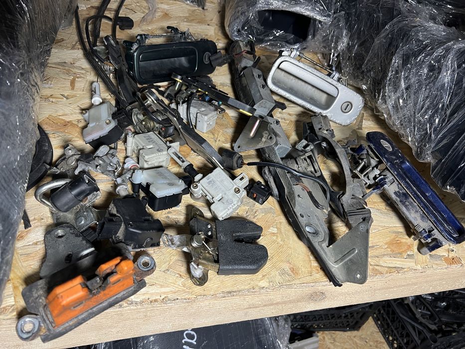 Ручки замки багажника Volkswagen Golf 4 Bora Skoda Passat b5