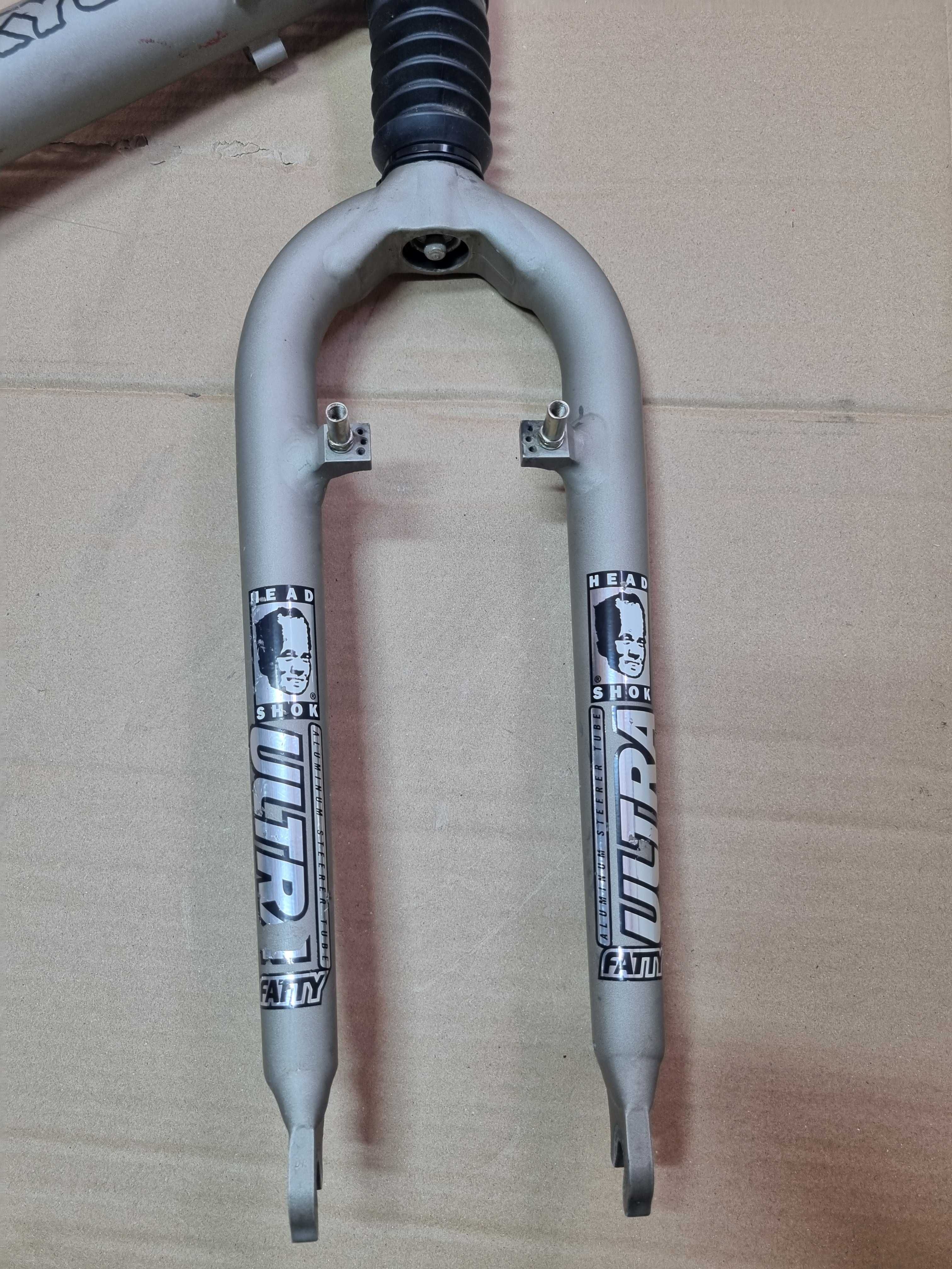 Rama typu full Cannondale Jekyll, pod 26, plus amortyzator