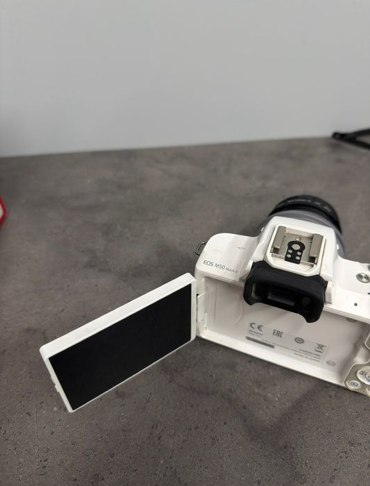 Фотоапарат Canon EOS M50 Mark II + 15-45 IS STM Kit (White)